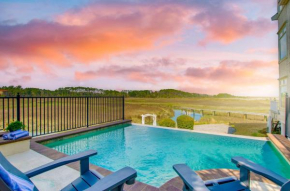 Coastal Marsh by AvantStay Infinity Pool Hot Tub View Pool Table Ping Pong